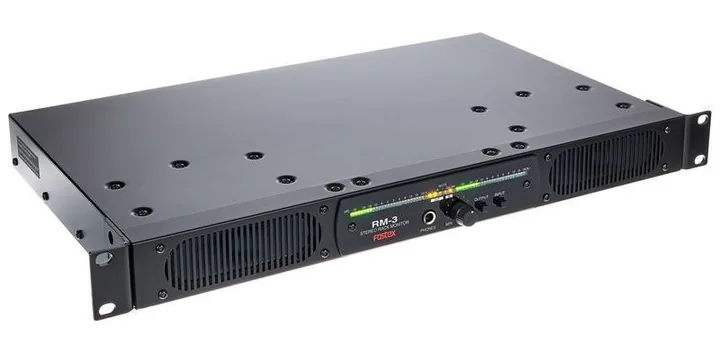 Fostex RM-3, etupaneeli bassoelementteineen, kuva 3