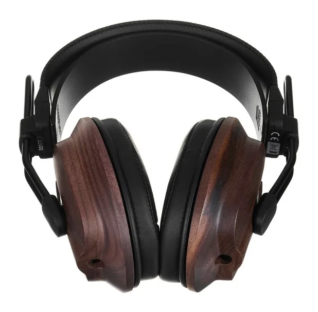 Fostex T60RPmk2CL, johdon liitäntä kupissa, kuva 4