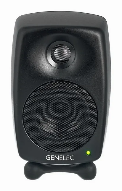 Genelec 8020 DMM, bassorefleksiaukko, kuva 2
