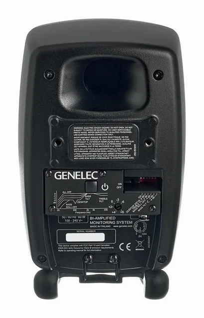Genelec 8020 DMM, logo ja pinta, kuva 4
