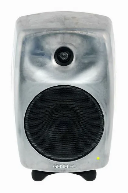 Genelec 8040 RAW, takapaneeli liitäntöineen, kuva 2