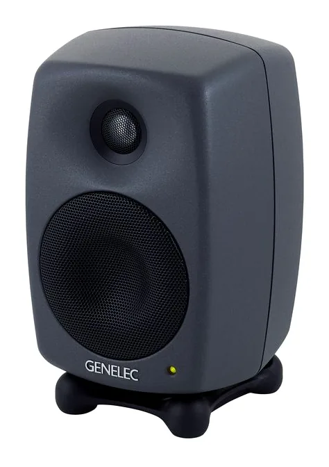 Genelec 8320 APM Pack, logo ja pinta, kuva 2