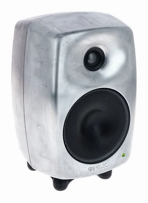 Genelec 8330 RAW, logo ja pinta, kuva 3