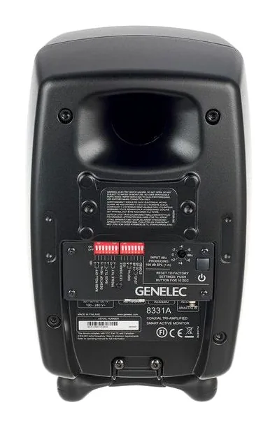 Genelec 8331 AM, kotelo sivusta kuvattuna, kuva 4