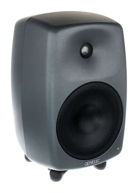 Genelec 8350 APM, etupaneeli bassoelementteineen, kuva 3