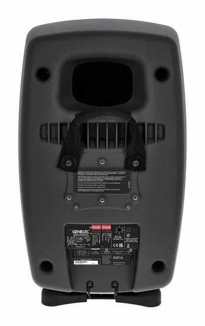 Genelec 8361 AP, kotelo sivusta kuvattuna, kuva 4