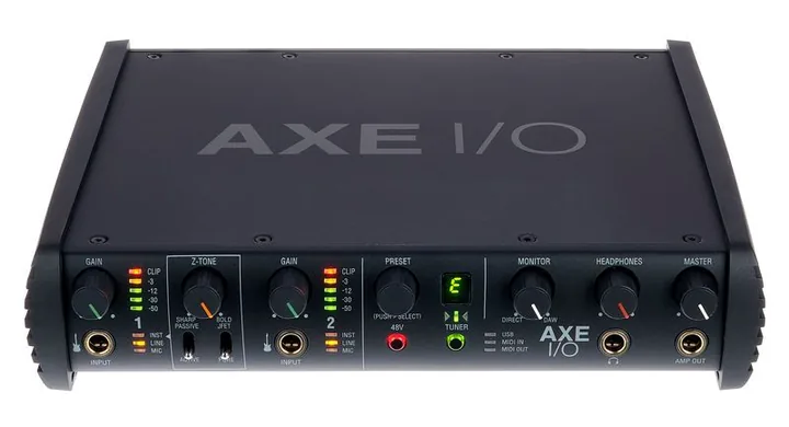 IK Multimedia AXE I/O, kotelo sivusta kuvattuna, kuva 2