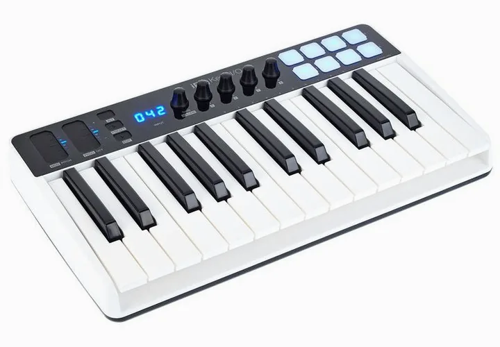 IK Multimedia iRig Keys I/O 25, laitteen yläpinta, kuva 3
