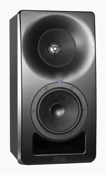 Kali Audio SM-5, kotelo sivusta kuvattuna, kuva 3