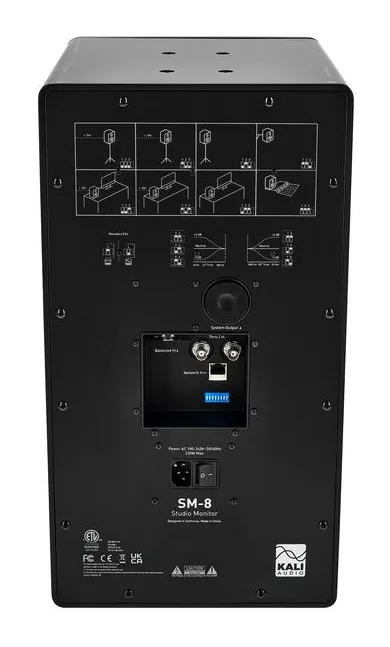 Kali Audio SM-8, logo ja pinta, kuva 4