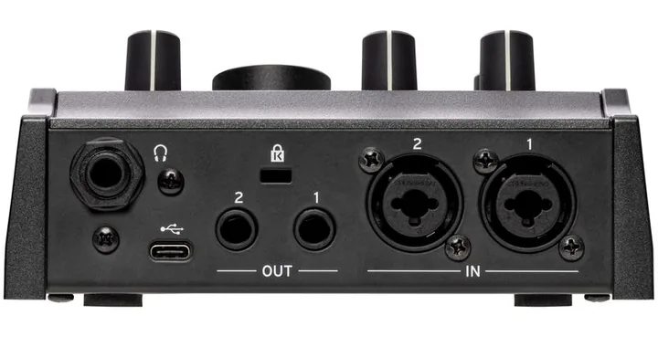 Korg microAUDIO 22, kotelo sivusta kuvattuna, kuva 4