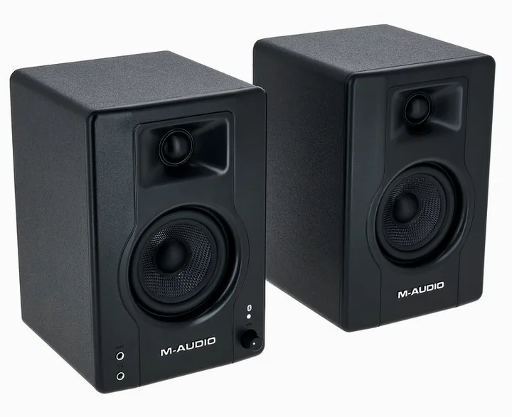 M-Audio BX3BT, bassorefleksiaukko, kuva 3