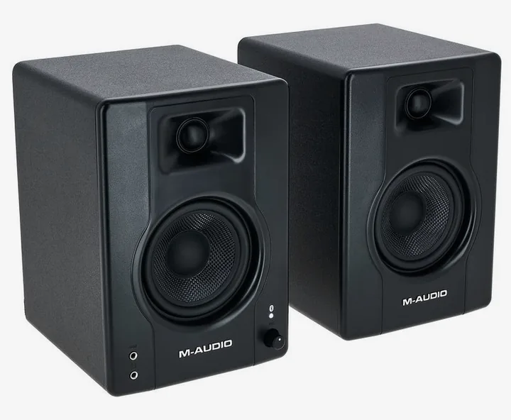 M-Audio BX4BT, takapaneelin säätimet, kuva 3