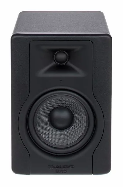 M-Audio BX5 D3, kotelo sivusta kuvattuna, kuva 2