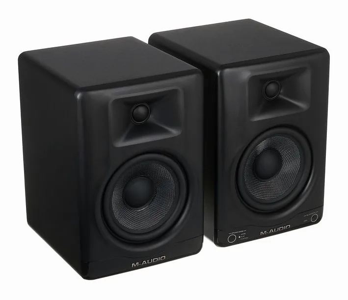 M-Audio BX5BT, logo ja pinta, kuva 3