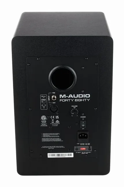 M-Audio Forty Eighty, takapaneeli liitäntöineen, kuva 4