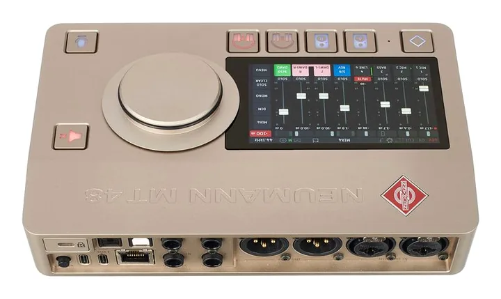 Neumann MT 48 U, kotelo sivusta kuvattuna, kuva 4