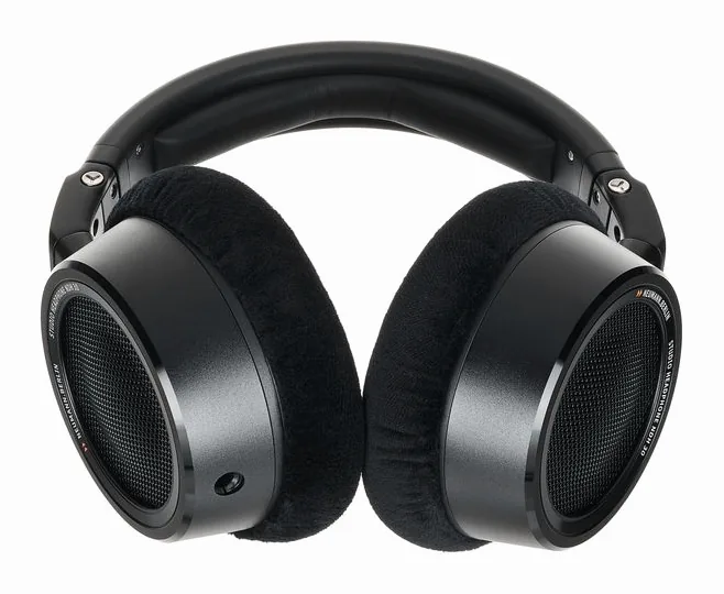 Neumann NDH 30 Black Edition, korvatyynyt läheltä, kuva 4