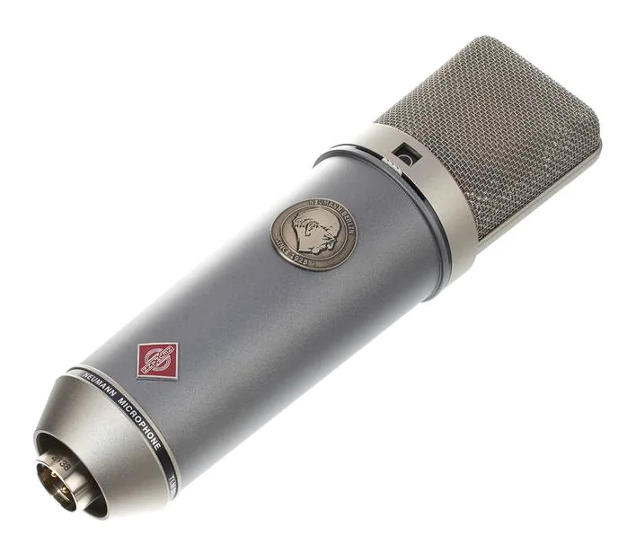 Neumann TLM67, XLR-liitin pohjassa, kuva 4