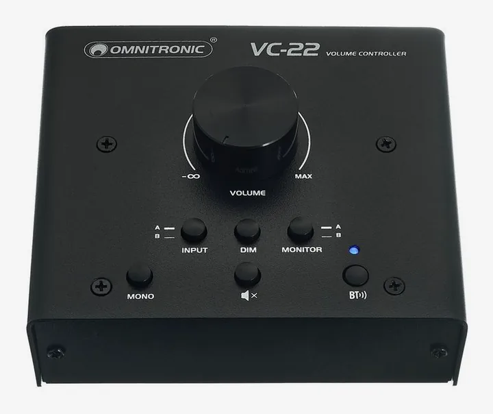 Omnitronic VC-22, takapaneeli liitäntöineen, kuva 2