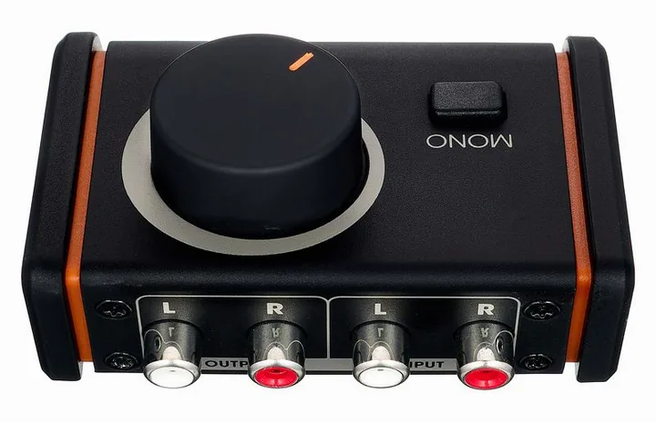 Palmer Monicon S G2, etupaneeli bassoelementteineen, kuva 4