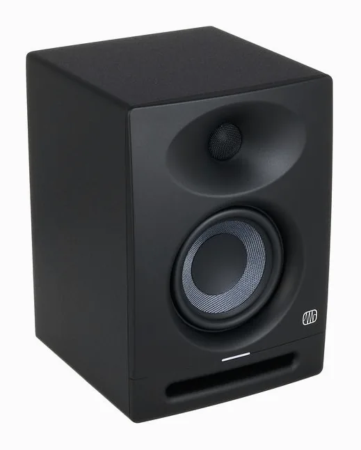 Presonus Eris Studio 4, takapaneeli liitäntöineen, kuva 3
