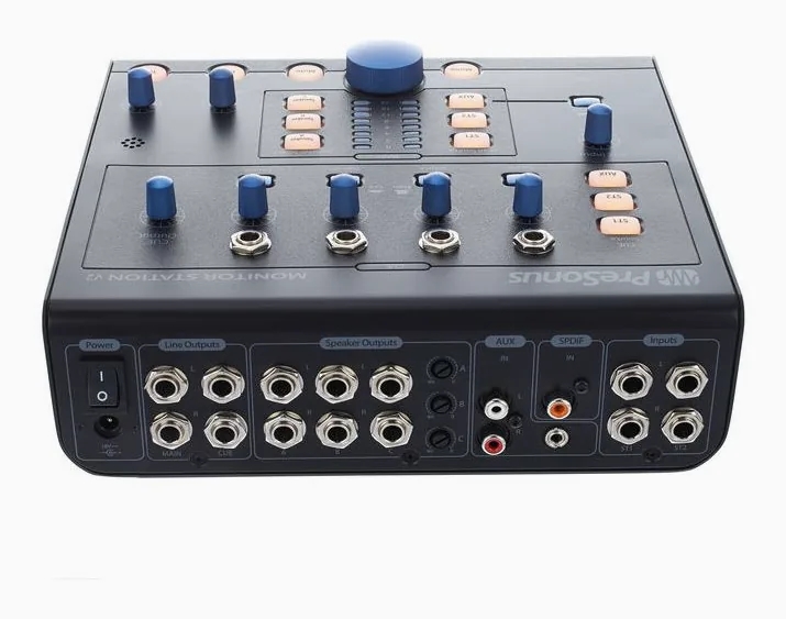 Presonus Monitor Station V2, etupaneeli bassoelementteineen, kuva 4