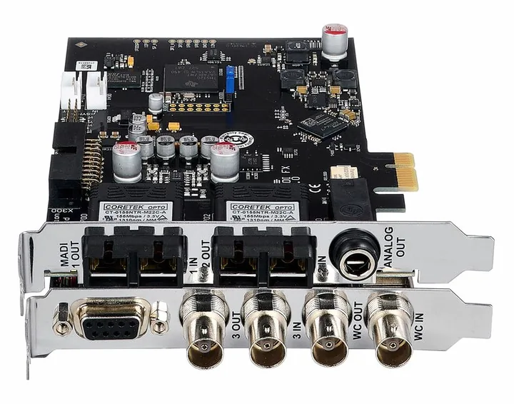 RME HDSPe Madi FX, laitteen yläpinta, kuva 2