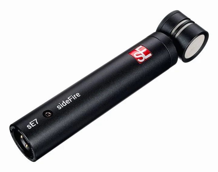 SE Electronics sE7 sideFire neutraalia taustaa vasten
