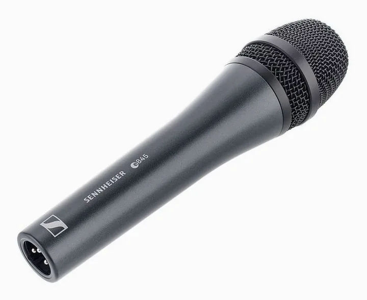 Sennheiser E845, XLR-liitin pohjassa, kuva 2