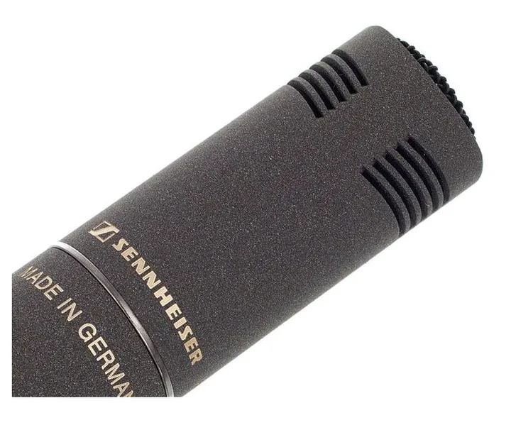 Sennheiser MKH 8040, XLR-liitin pohjassa, kuva 3