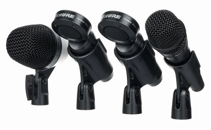 Shure PGA Studiokit 4 neutraalia taustaa vasten