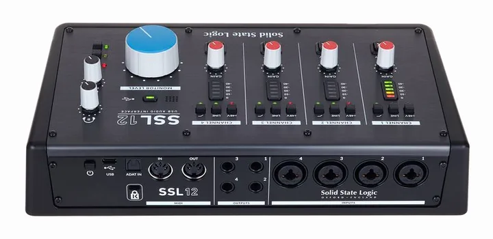 SSL 12, etupaneeli säätimineen, kuva 4