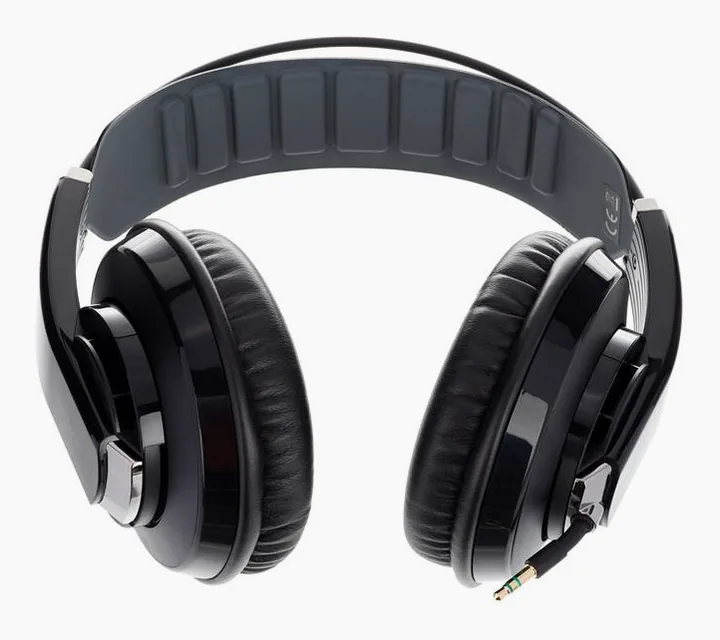Superlux HD-681 Evo BK, kuulokkeen kuppi läheltä, kuva 4