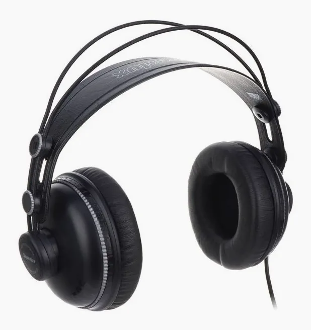 Superlux HD-662 B, korvatyynyt läheltä, kuva 2