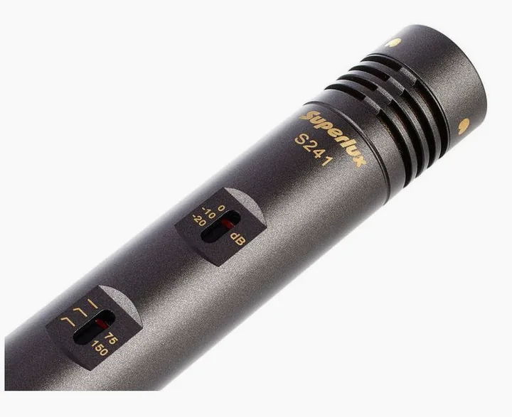 Superlux S241, mikrofonin kori läheltä, kuva 2
