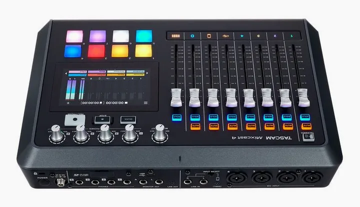 Tascam Mixcast 4, liitännät takana, kuva 4