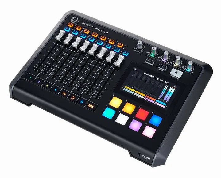 Tascam Mixcast 4 Bag Bundle, etupaneeli säätimineen, kuva 2
