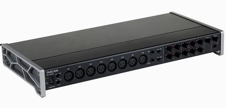 Tascam US-16x08, laitteen yläpinta, kuva 3