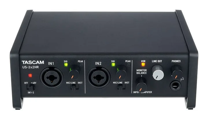 Tascam US-2x2HR, etupaneeli säätimineen, kuva 2