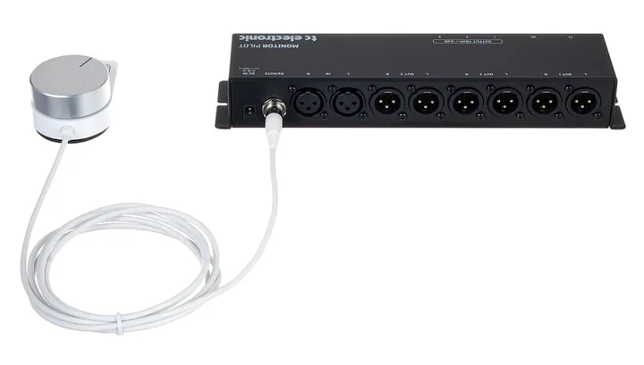 tc electronic Monitor Pilot, etupaneeli bassoelementteineen, kuva 4