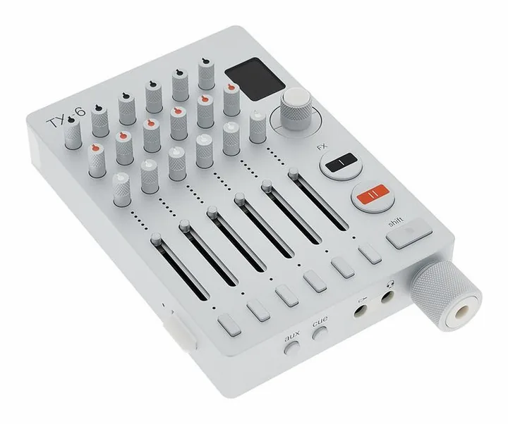 Teenage Engineering TX-6, tulot etupuolella, kuva 3