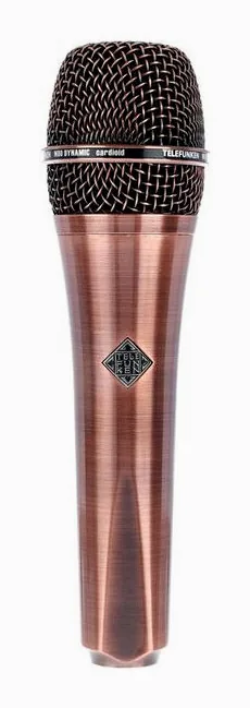 Telefunken M80 Copper neutraalia taustaa vasten