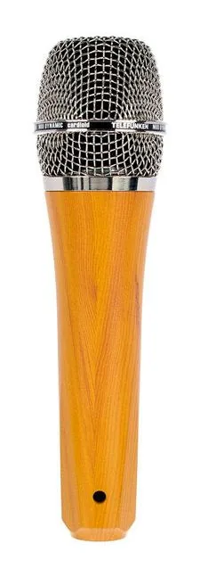 Telefunken M80 Oak, XLR-liitin pohjassa, kuva 2