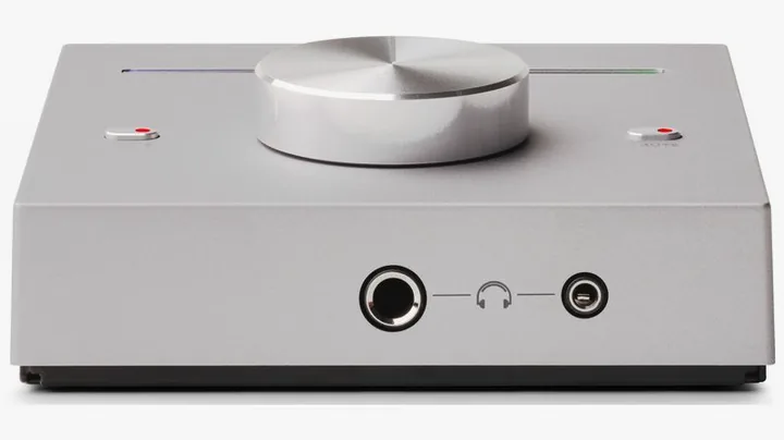 Universal Audio Apollo e2m, kotelo sivusta kuvattuna, kuva 4