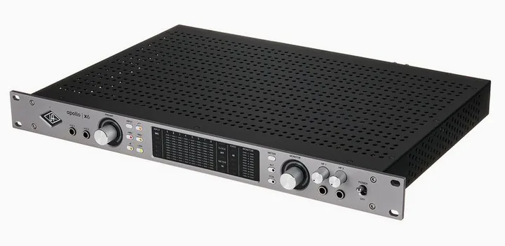 Universal Audio Apollo x6 Gen2 AC, liitännät takana, kuva 2