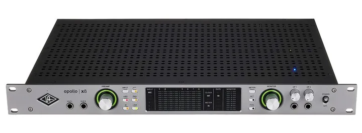Universal Audio Apollo x8 Gen2 AC, kotelo sivusta kuvattuna, kuva 3