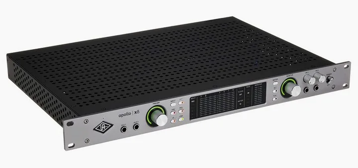 Universal Audio Apollo x8 Gen2 AC, tasomittarit ja merkkivalot, kuva 4