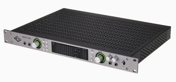 Universal Audio Apollo x8p Gen2 AC Pro, liitännät takana, kuva 2