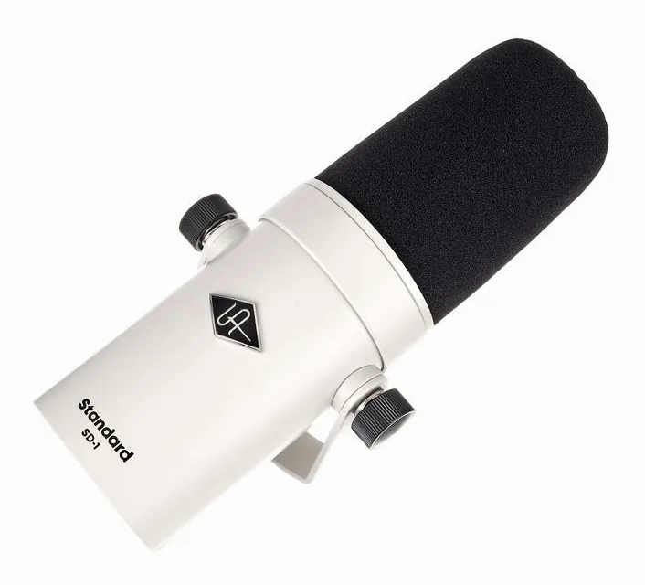 Universal Audio SD-1, XLR-liitin pohjassa, kuva 4